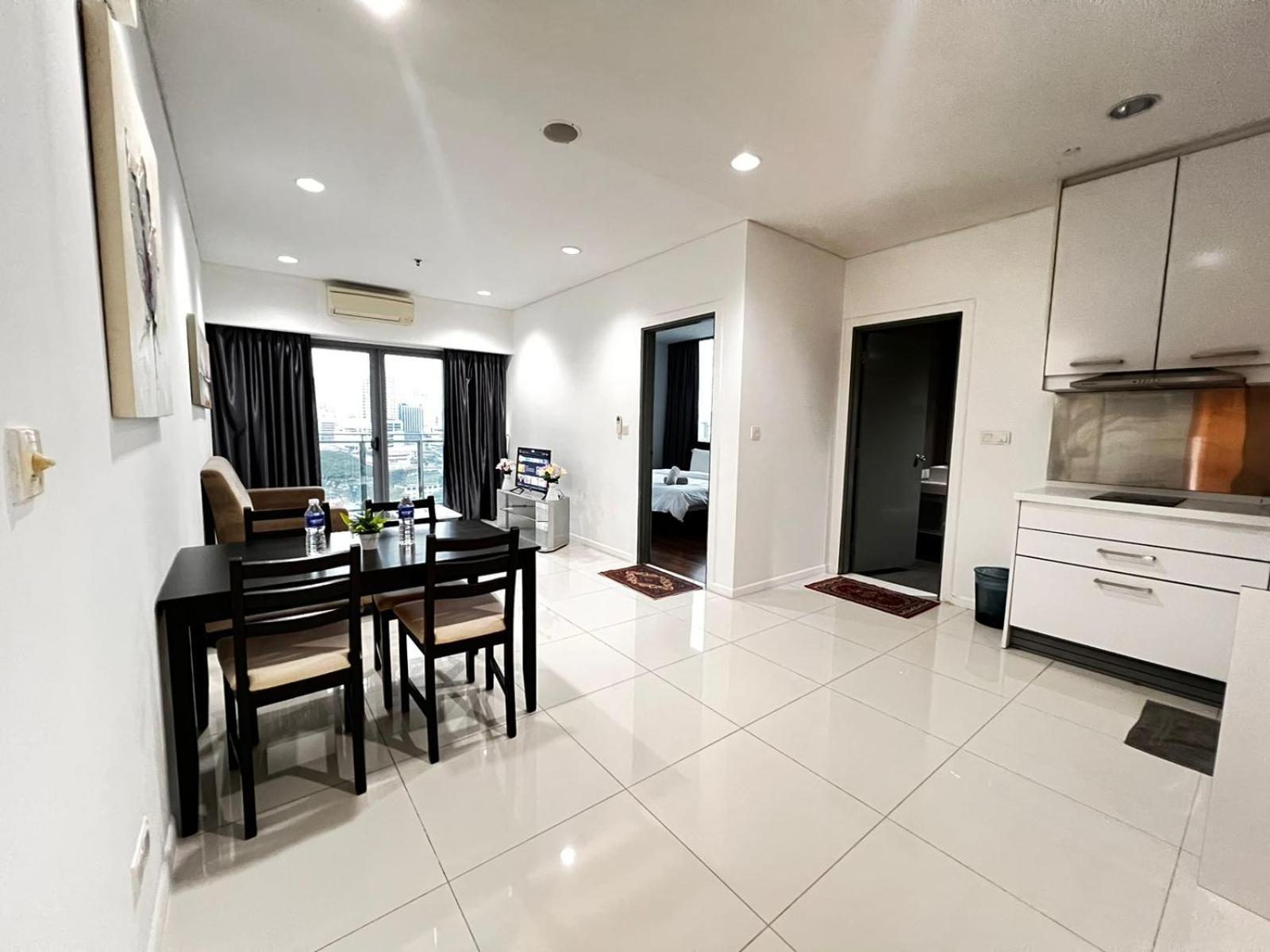 Summer Suites Klcc By Homestay Kuala Lumpur Buitenkant foto